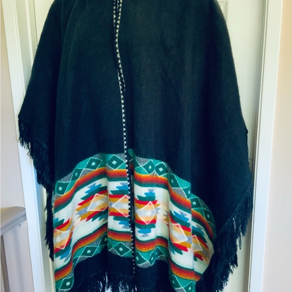 Alpaca wool embroidery hoodie cape - Picture 6 of 9